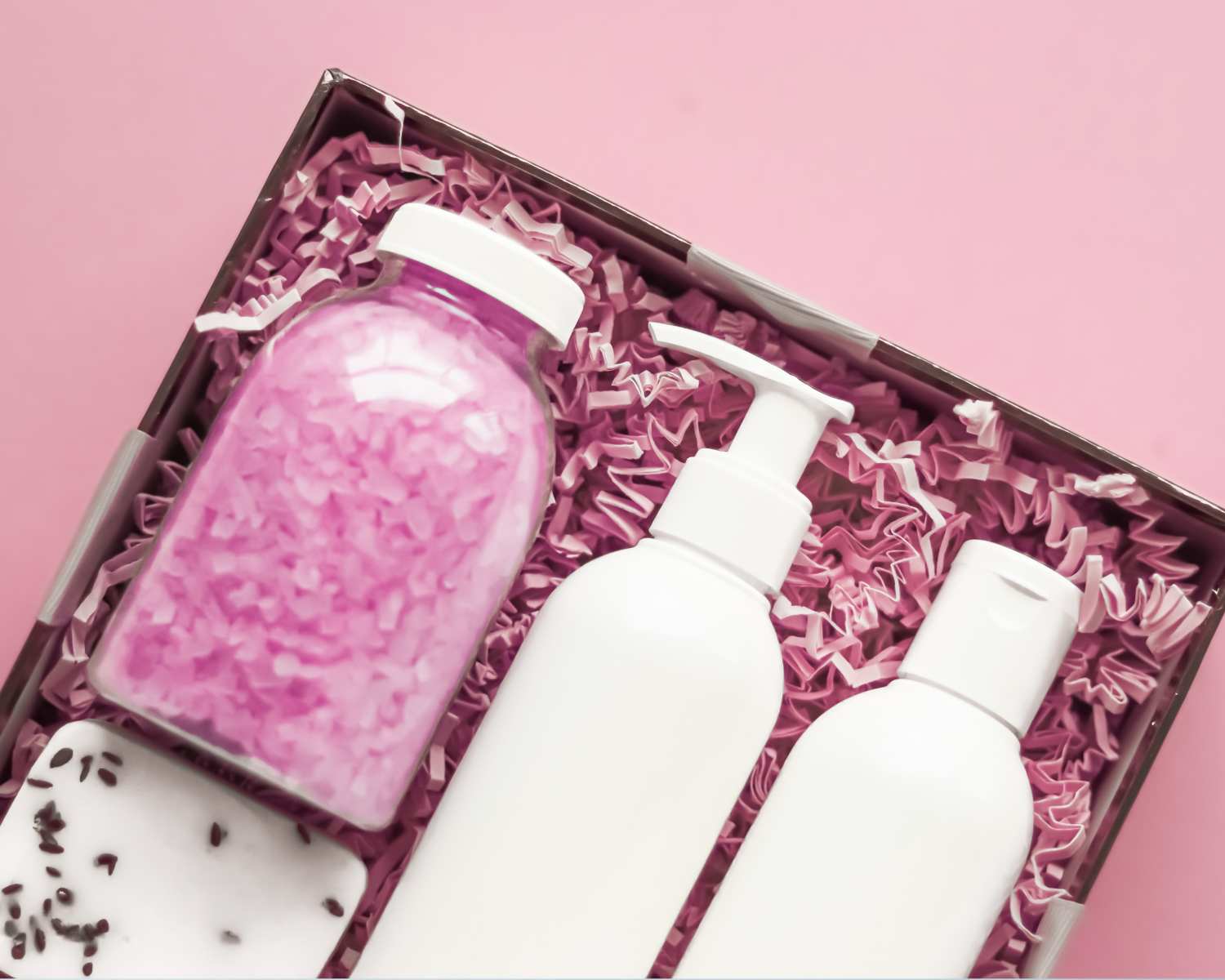 Subscription Beauty Boxes Image of a beauty and cosmetics subscription box